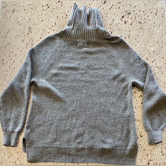 Old Navy Waffle Knit, Cowlneck, Split Hem Sweater, Charcoal Gray, Size M - Picture 2 of 7